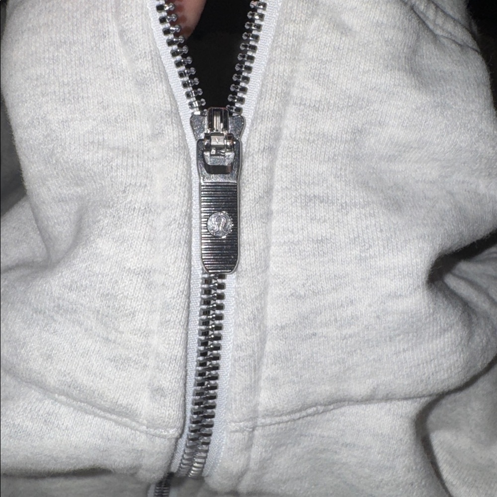 Lululemon Radiant Jacket II in Heathered Light Ivory Size 6 - Picture 9 of 15